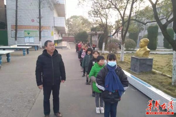 安乡县黄山头中心小学：严管理、强督查、保安全2.jpg