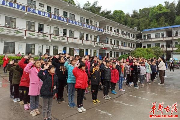4.8湘潭市湘潭县：跳动青春，投掷精彩1.jpg