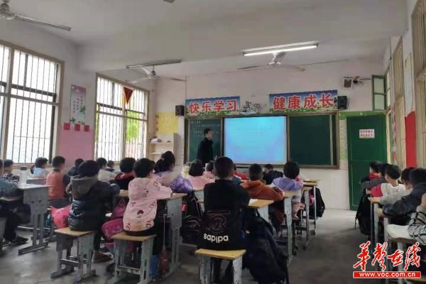 425洞心中心校：青年教师展风采，强基固本促提升(1)2.jpg
